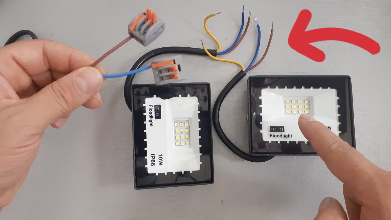 Подключение двух прожекторов Два прожектора на один провод..Как подключить прожектор.. - YouTube