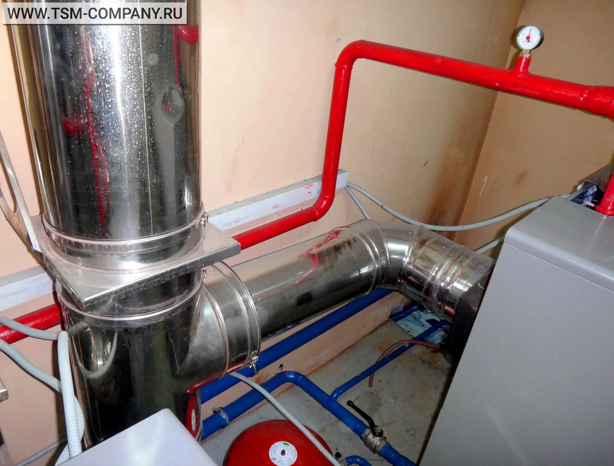 Подключение дымохода к напольному газовому котлу Шинный центр 2000м2, Москва