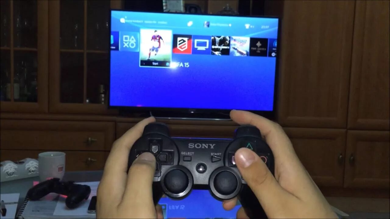 Подключение джойстика к телевизору Connect PS3 controller (DualShock 3) to Playstation 4 wirelessly - YouTube