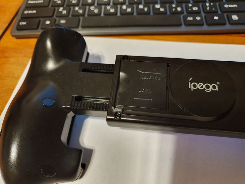 Подключение джойстика к телевизору Геймпад Ipega-9083 с держателем планшета (или телефона)