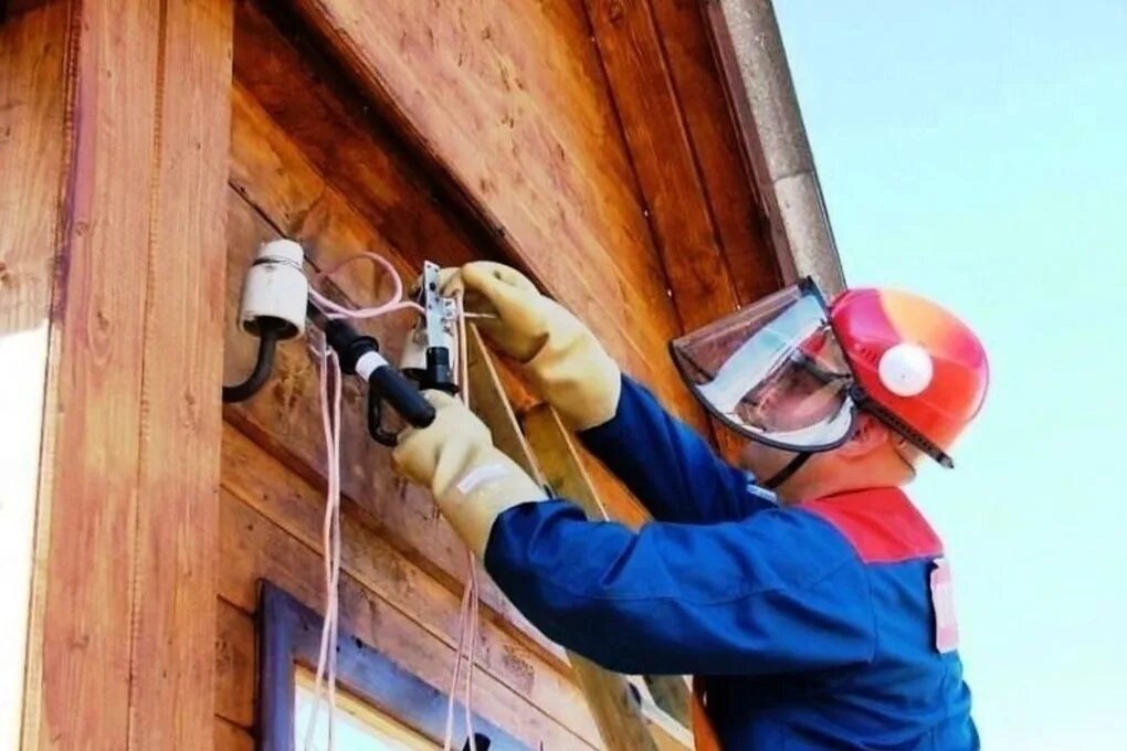 Подключение электричества в загородном доме: алгоритм и особенности процесса - С