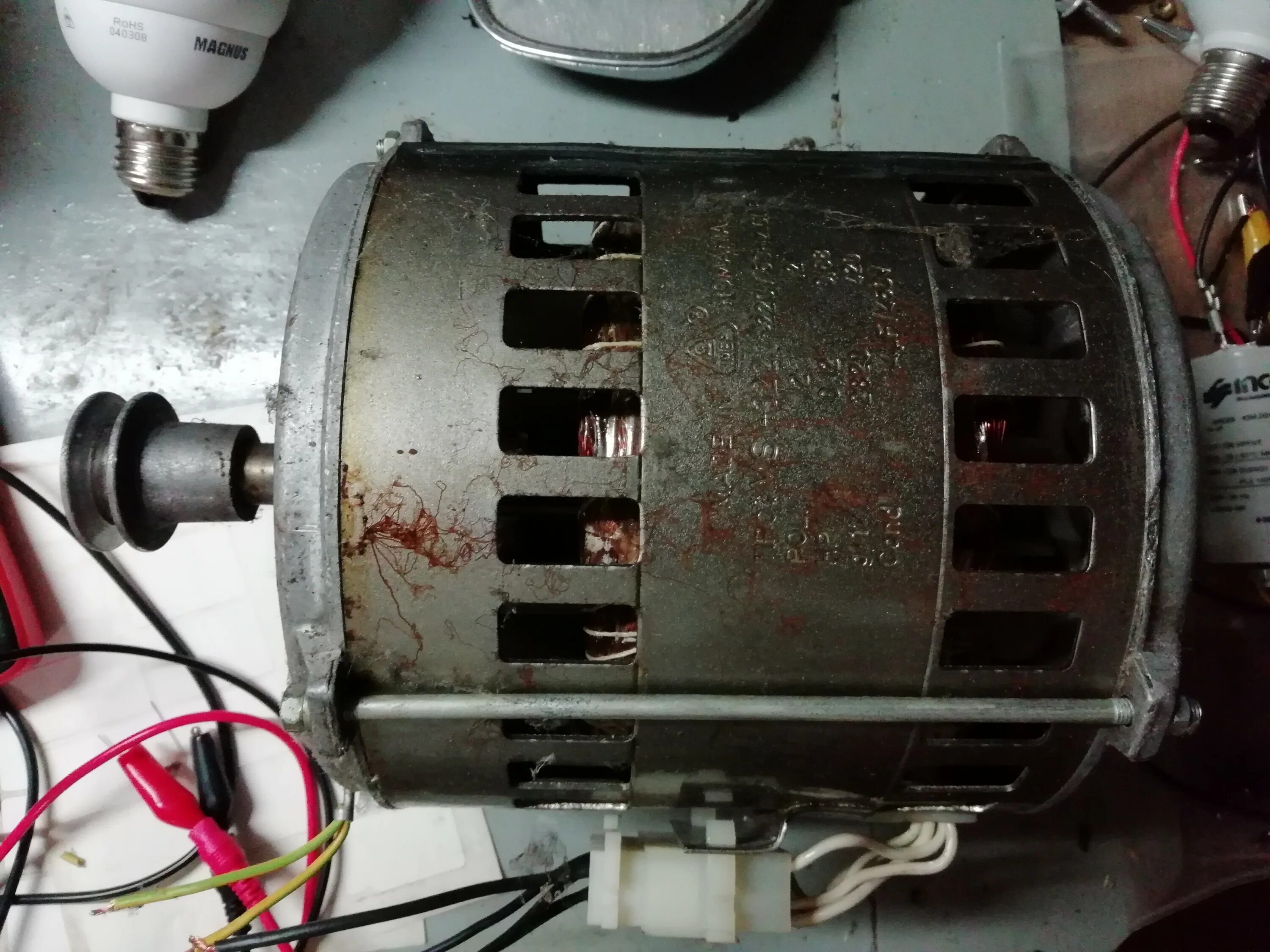 Подключение электродвигателя старой стиральной машины connector - How should I connect the windings of this induction motor to make it