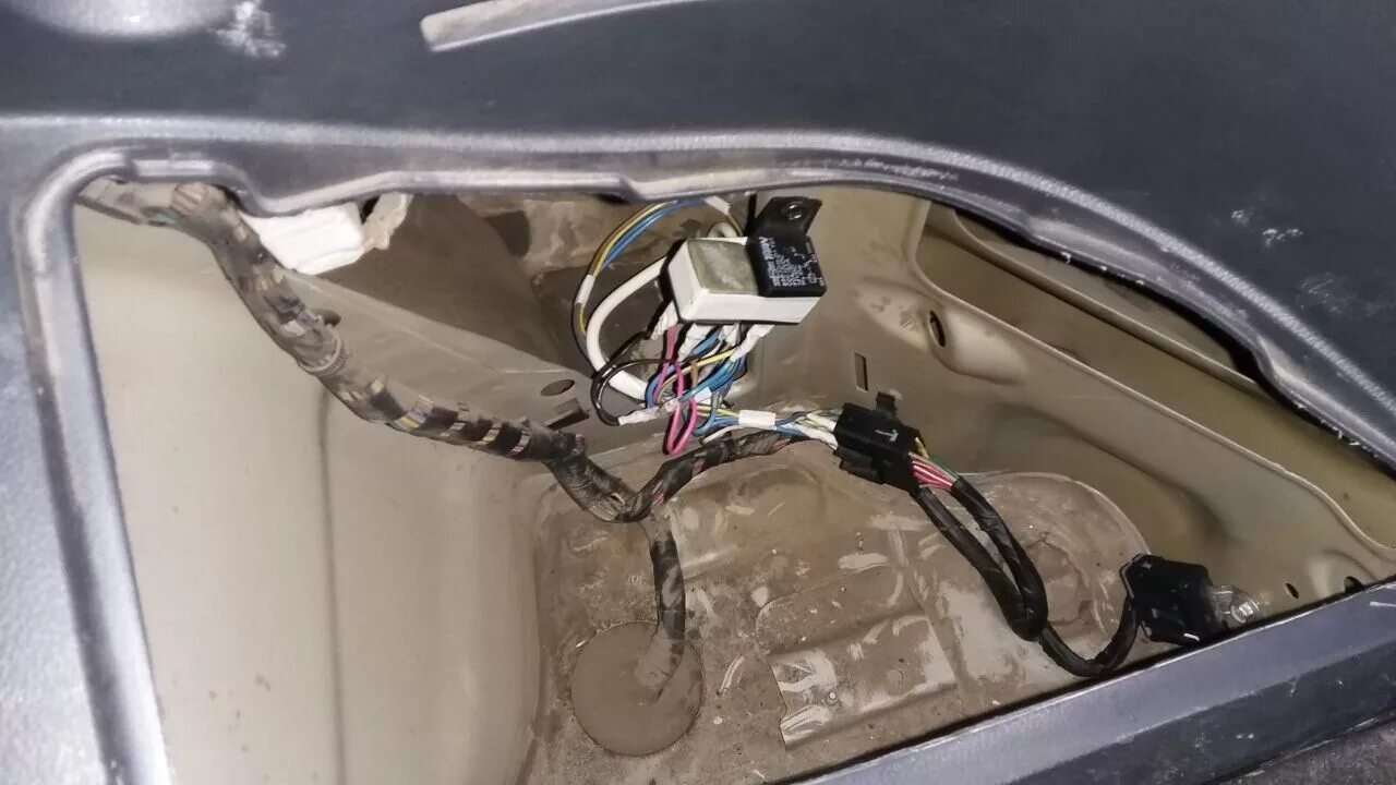 Подключение фаркопа гольф 4 Подключение розетки фаркопа к штатной фишке - Opel Antara, 3,2 л, 2008 года элек