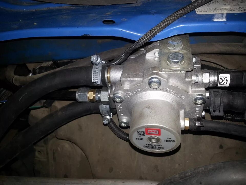 Подключение газ редуктора Установка ГБО BRC бизнес-класса на TOYOTA DYNA баллон БАЖ 53 литра - Газомотор B