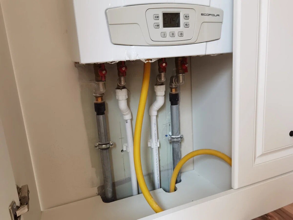 Подключение газового котла цена за работу Спрятали газовый котел на кухне в шкаф. Что сказали нам на это газовики? Северян
