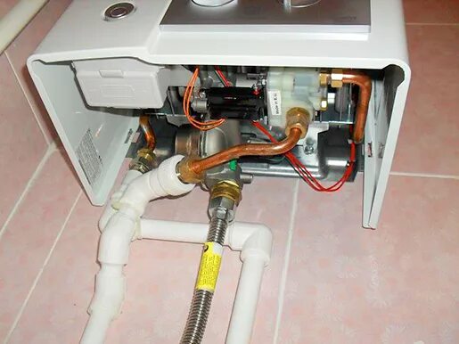 Подключение газовой колонки аристон Как установить газовую колонку в частном доме без дымохода на наружной стене, це