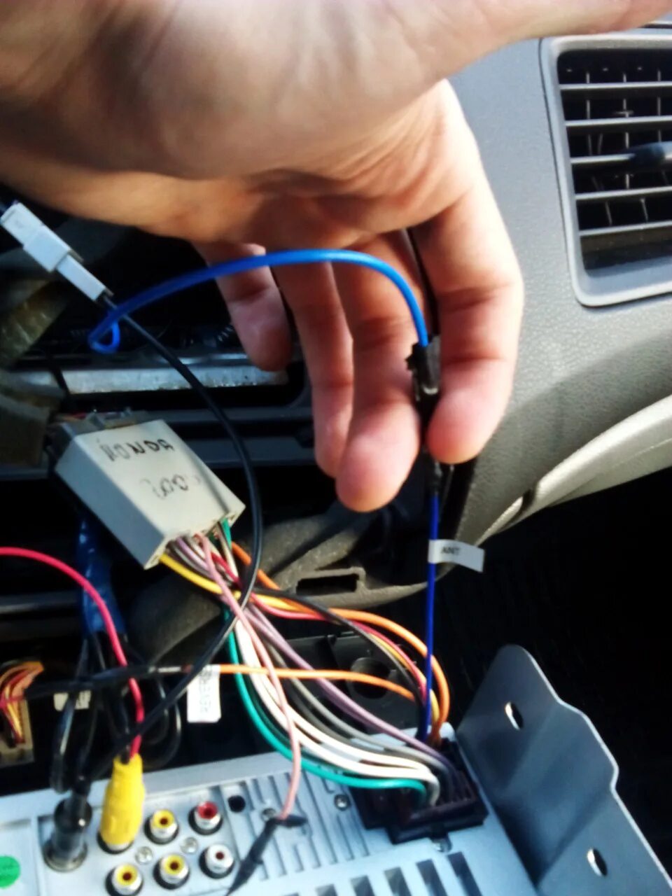 Подключение gps антенны к магнитоле Подключение антенны к 2-din магнитоле, замена воздушного фильтра, замена задних 