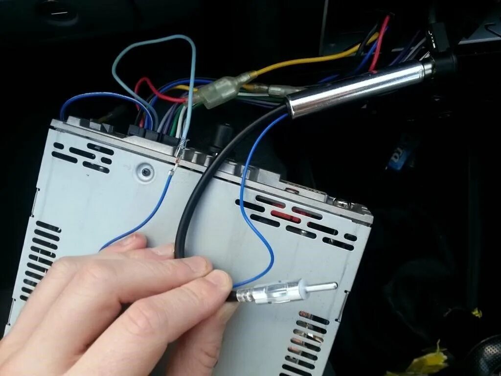Подключение gps антенны к магнитоле Подключение активного сабвуфера к магнитоле: характеристики работы, настройки Зо