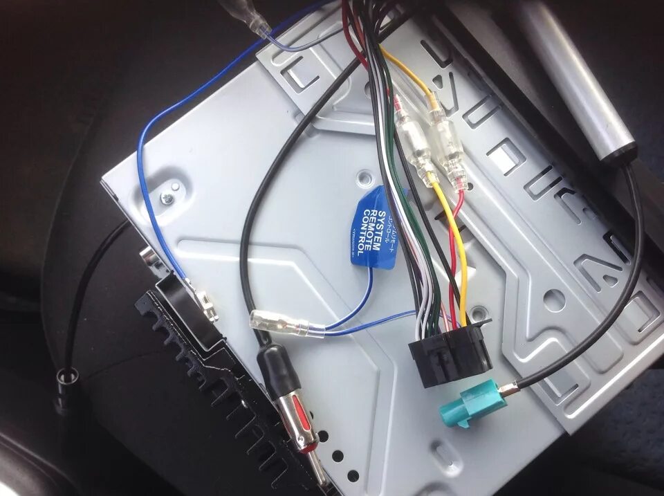Подключение gps антенны к магнитоле Установка магнитолы Pioneer DEH-80PRS - Volkswagen Polo Sedan, 1,6 л, 2013 года 