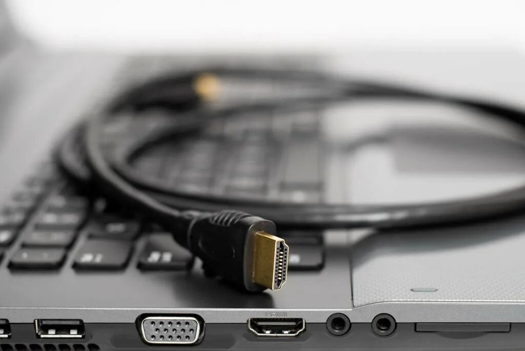 Подключение hdmi к компьютеру Как подключить проектор к ноутбуку или ПК: особенности процесса