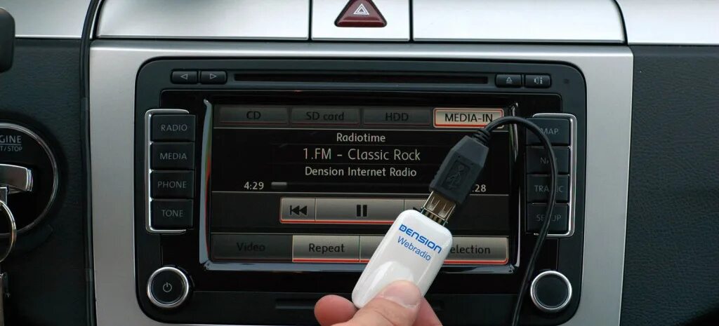 Подключение iphone к магнитоле Webradio via USB-Stick im Auto: CD, DVD und MP3 war gestern Internetradio zum Na