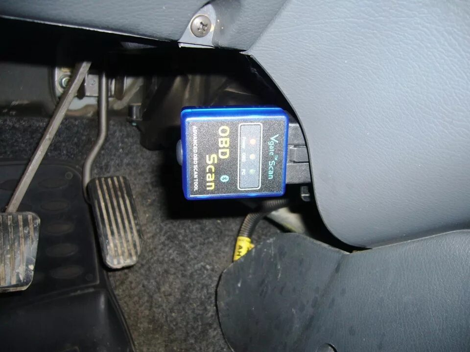 Подключение к машине для диагностики Тесты адаптера ELM327 OBD-II - Chevrolet Lanos, 1,5 л, 2008 года электроника DRI