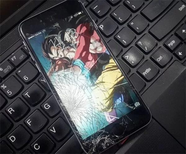 Подключение к телефону с разбитым экраном 10 Creative Anime Wallpapers to make your Broken Phone Screen looks Better Smart