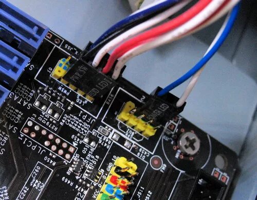 Подключение кабелей передней панели Building a PC, Part I