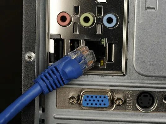 Подключение кабеля интернета к компьютеру напрямую Wi-Fi или кабель Ethernet - про отказ от проводов, или не все так просто и одноз