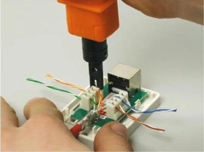 Подключение кабеля к розетке rj 45 Инструмент для заделки витой пары 110 REXANT HT-314B 12-4221 купить в Краснодаре