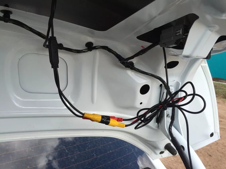 Подключение камеры форд фокус 3 Установка камеры заднего вида на Ford Focus 3 - Ford Focus III Sedan, 1,6 л, 201