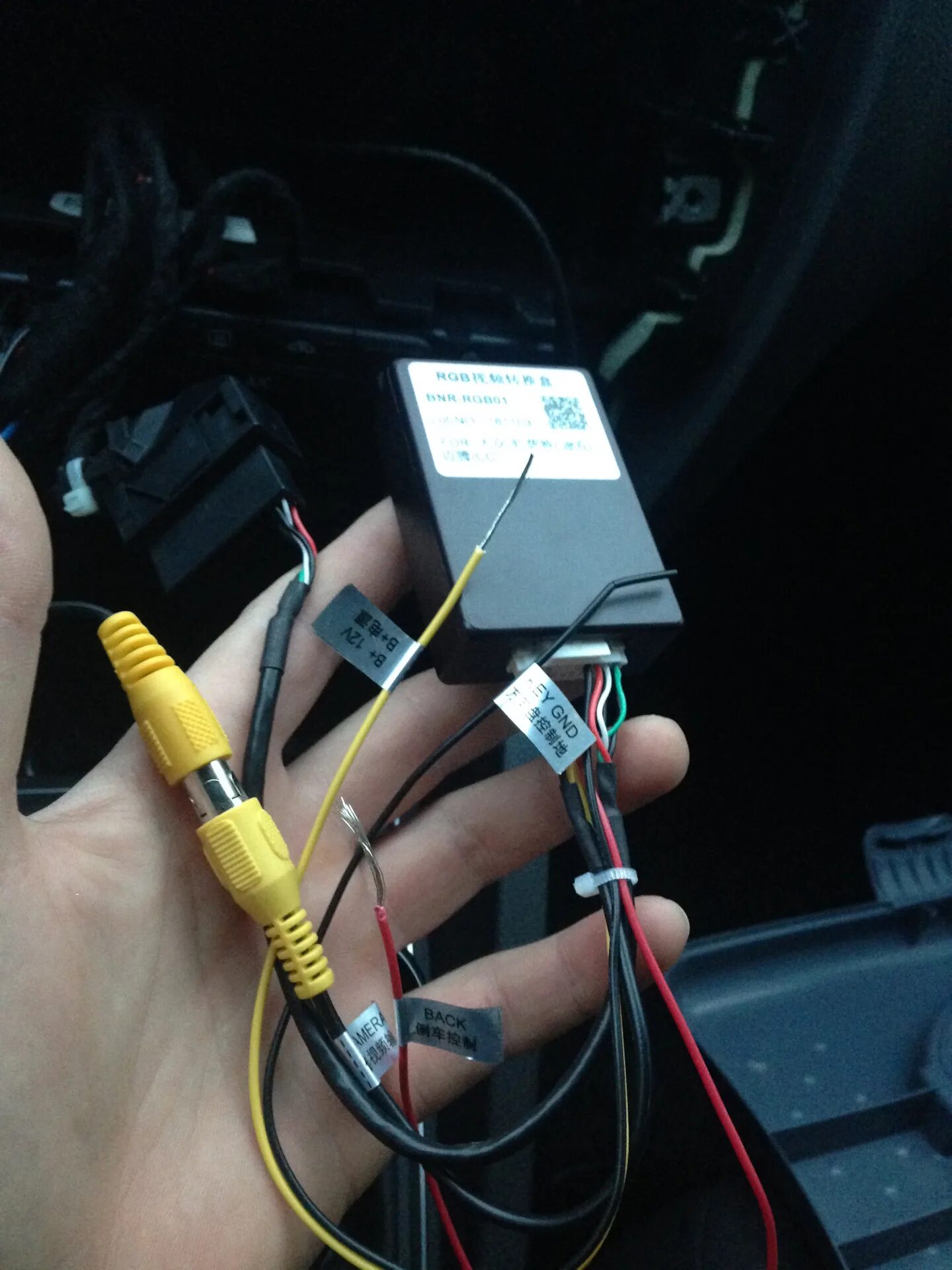 Подключение камеры к штатным магнитолам OEM камера заднего вида vs RCD 330+ через переходник RGB CVBS - Volkswagen Jetta