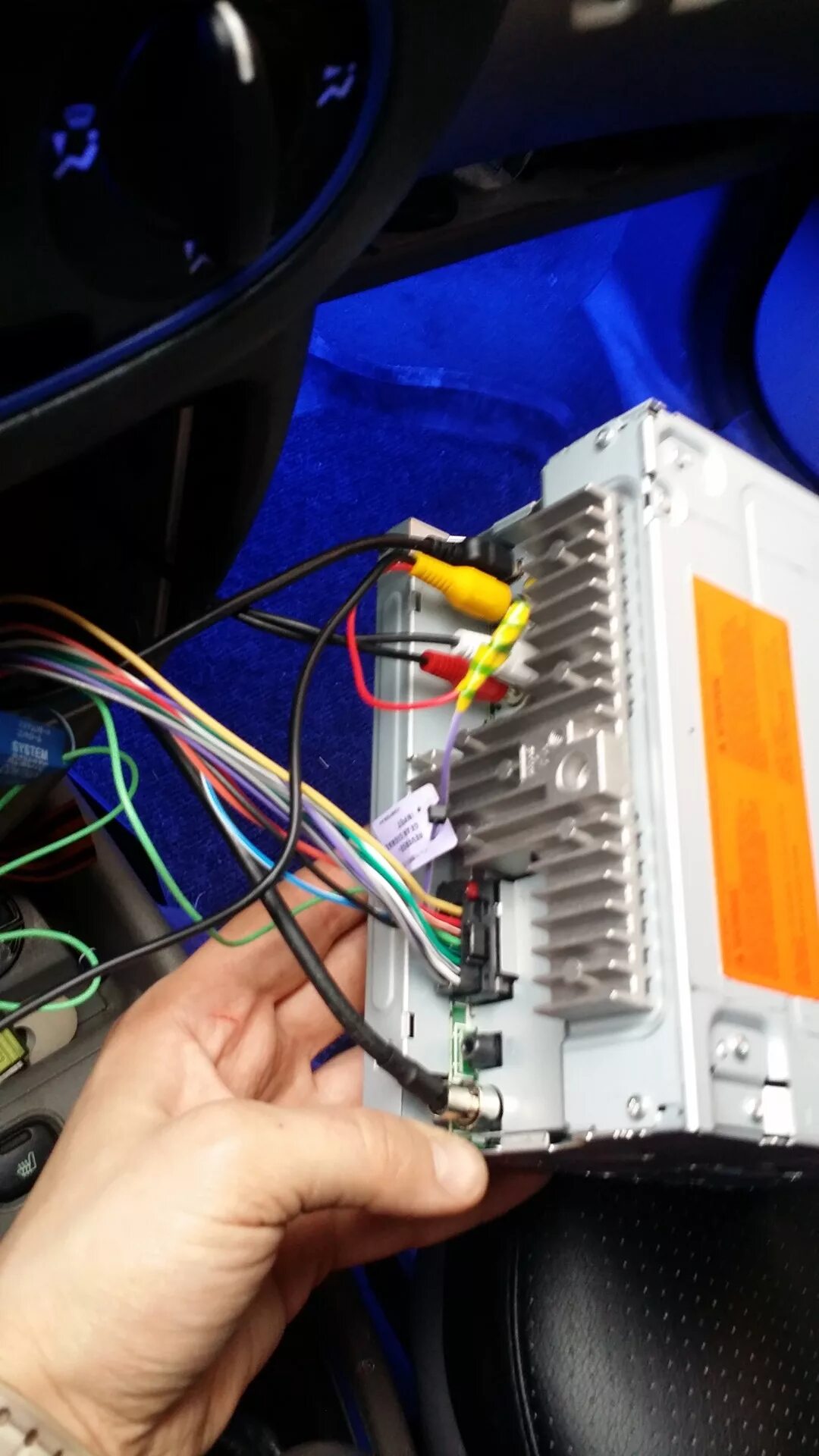 Подключение камеры пионер Камера заднего вида + Pioneer AVH-170. - Lada Калина универсал, 1,6 л, 2011 года