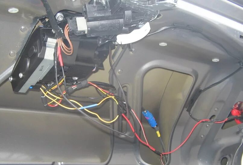 Подключение камеры заднего вида гольф 6 Камера заднего хода от Гольф 6 - Volkswagen Passat B6, 1,6 л, 2008 года тюнинг D
