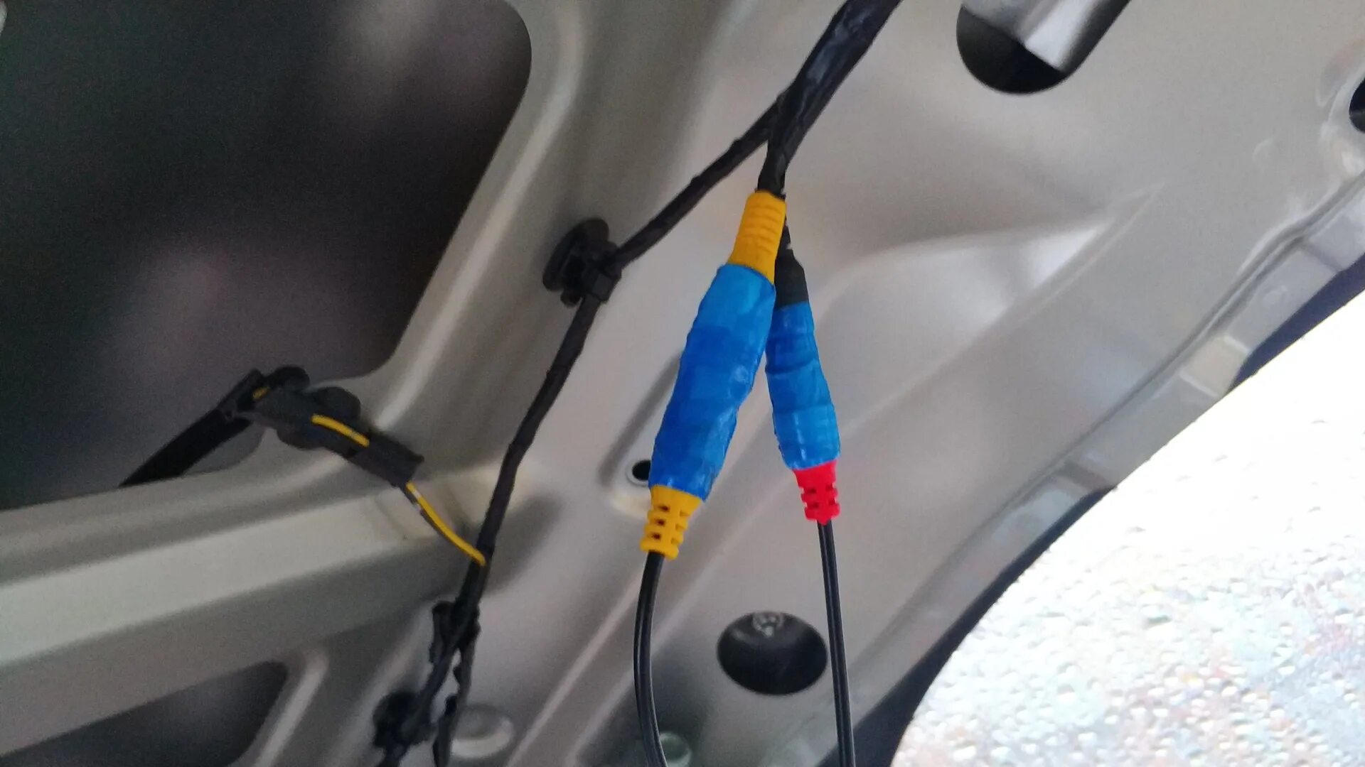 Подключение камеры заднего вида lancer 10 Замена камеры заднего вида - Mitsubishi Lancer Sportback, 1,8 л, 2008 года элект