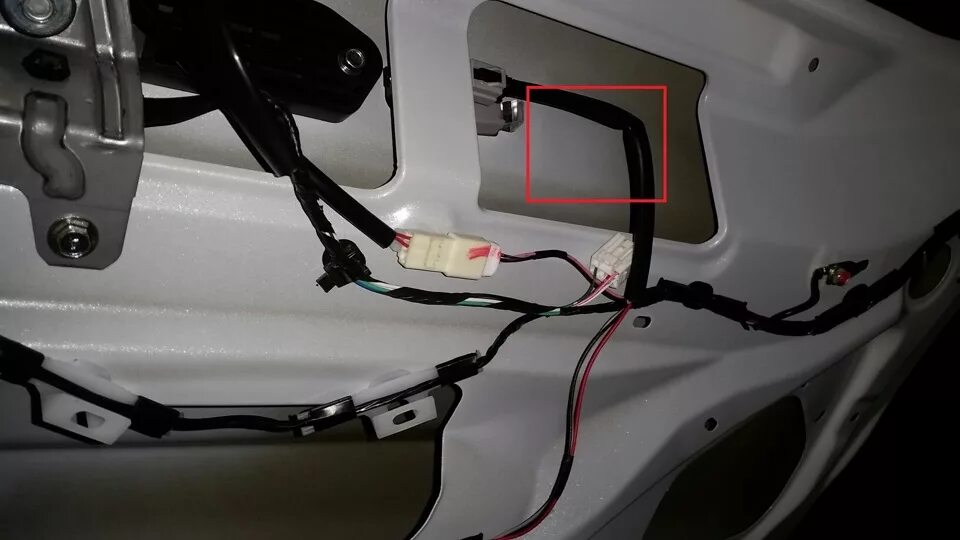 Подключение камеры заднего вида outlander 3 Установка камеры заднего вида (Часть 1) - Mitsubishi Outlander (3G), 2 л, 2014 г