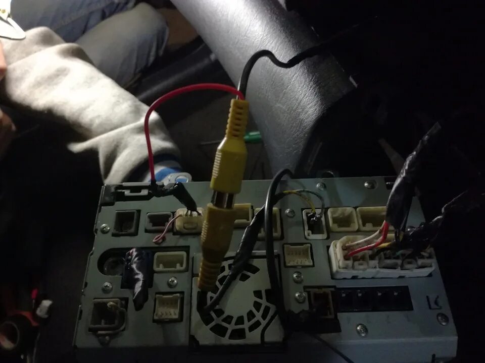 Подключение камеры заднего вида тойота королла Установка камеры заднего вида - Toyota E120, 1,8 л, 2003 года своими руками DRIV