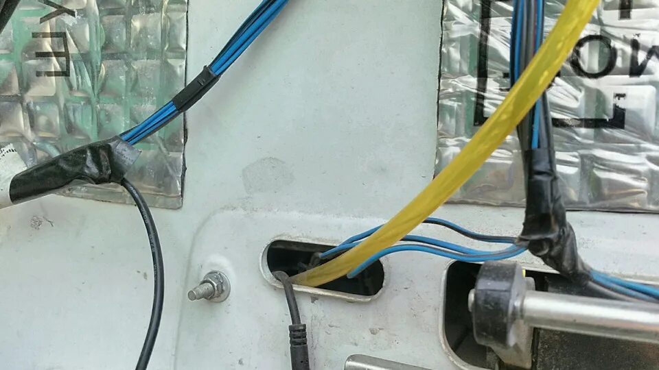 Подключение камеры заднего вида уаз патриот Омыватель камеры заднего вида - УАЗ Patriot, 2,7 л, 2015 года аксессуары DRIVE2
