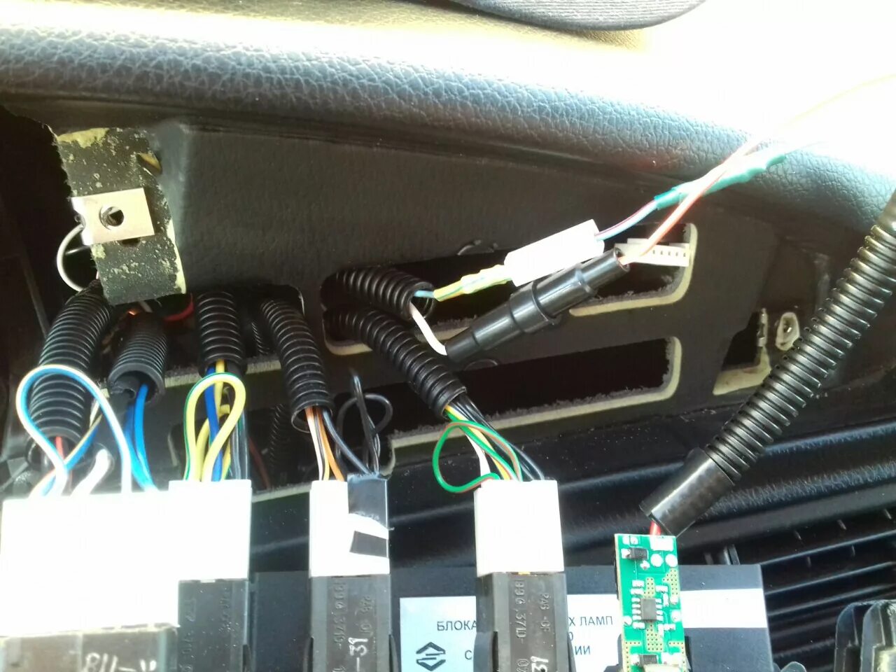 Подключение кнопок нива шевроле Установка кнопки USB (дубль 2) - Chevrolet Niva, 1,7 л, 2014 года электроника DR