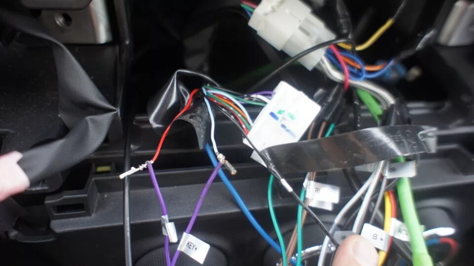 Подключение кнопок руля к нештатной магнитоле кнопки управления на руле TOYOTA COROLLA - Toyota Corolla (160), 1,6 л, 2013 год