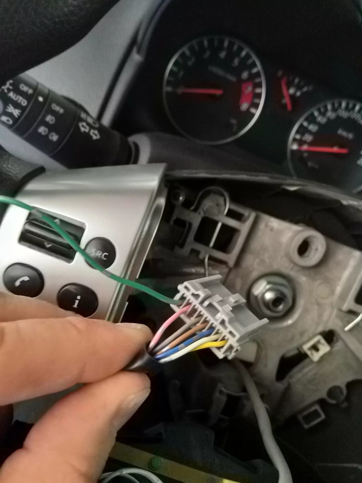 Подключение кнопок руля nissan Подсветка кнопок мультируля - Nissan Note (1G), 1,4 л, 2011 года аксессуары DRIV