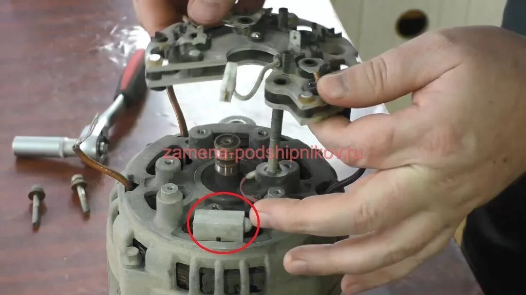 Подключение конденсатора к генератору champion 3 300 Конденсатор генератора: Назначение и фото Советы по выбору autopilot163.ru