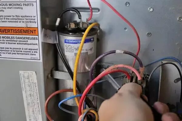 Подключение конденсатора сплит системы HVAC Capacitor - Why it Fails? (Replacement Tips)