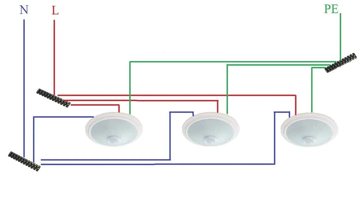 Подключение лампочек на потолок 3 прожектора со встроенными датчиками движения: подключение на одну линию