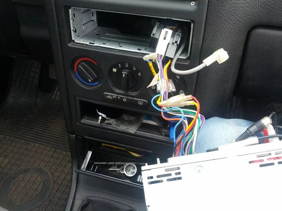 Подключение магнитолы astra h AUX на Sony CDX-F7500 - Opel Astra G, 1,4 л, 2004 года автозвук DRIVE2