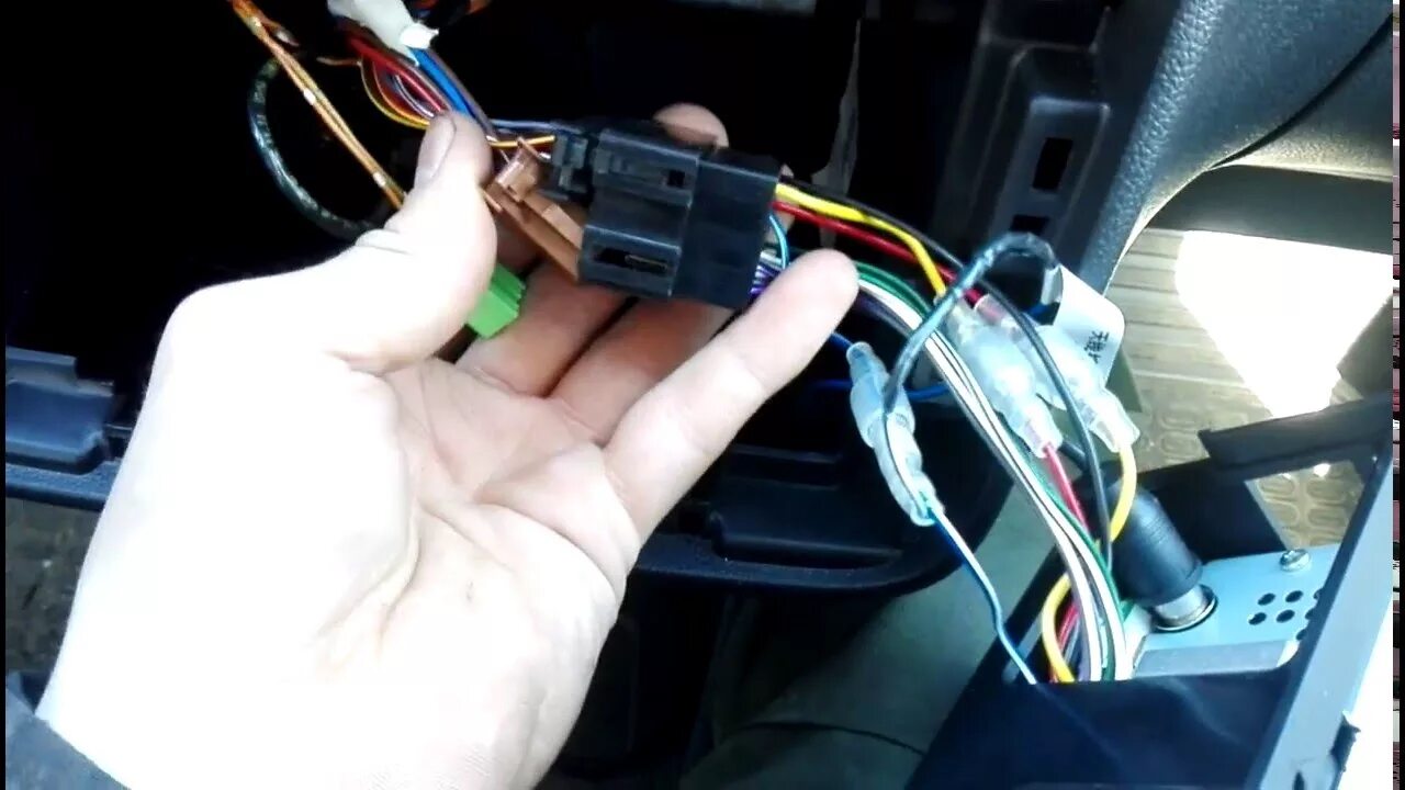 Подключение магнитолы фабия 2 Установка магнитолы шкода фабиа. Installing the radio in a Skoda Fabia. - YouTub