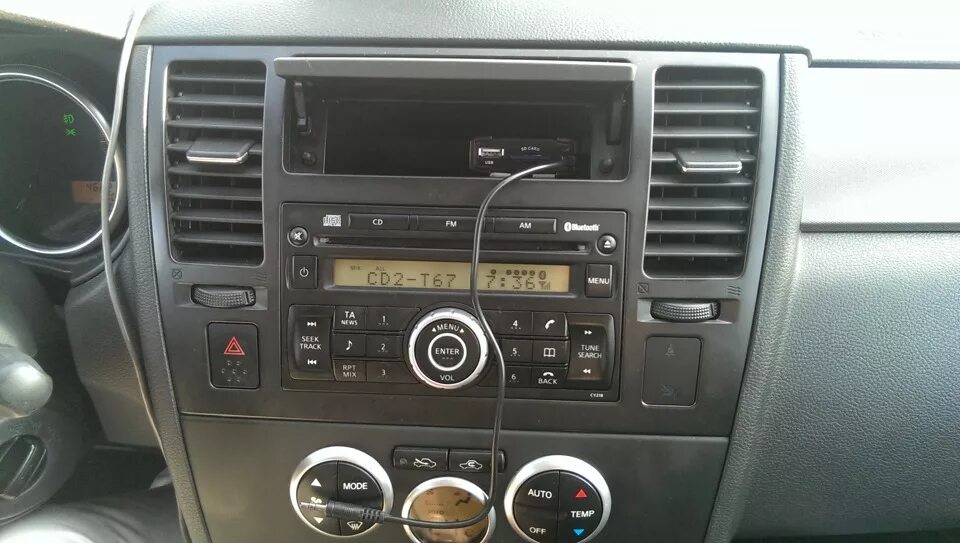 Подключение магнитолы ниссан тиида Родная магнитола и MP3 - Nissan Tiida (1G), 1,6 л, 2008 года электроника DRIVE2