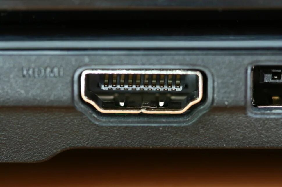 Подключение монитора через дисплей порт Выгорание HDMI интерфейса из-за подключения на горячую