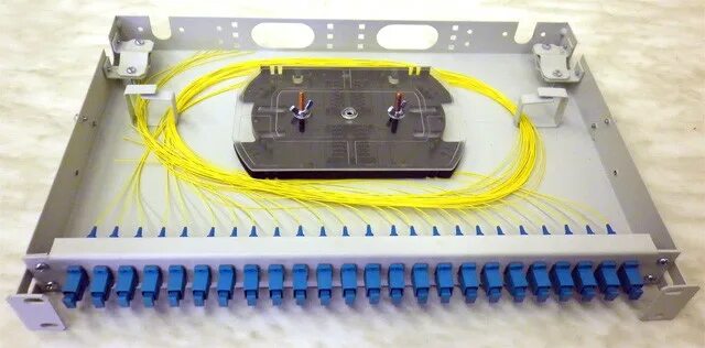 Подключение оптического кросса или оконечивание как правильно Сборка мультиплексоров в компании Modultech - Modultech