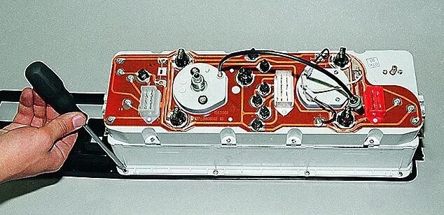 Подключение панели приборов ваз 2107 Замена комбинации приборов Ваз-2107 - Автолюбители