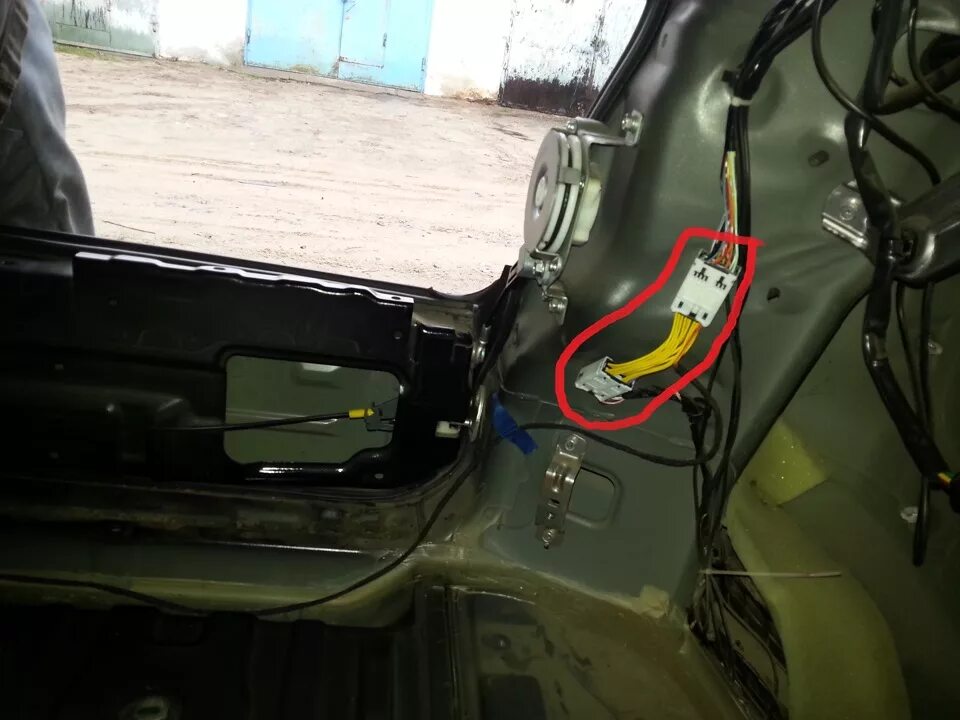 Подключение прицепа аутлендер 3 Установка фаркопа Часть 2 - Mitsubishi Outlander XL, 2,4 л, 2008 года другое DRI