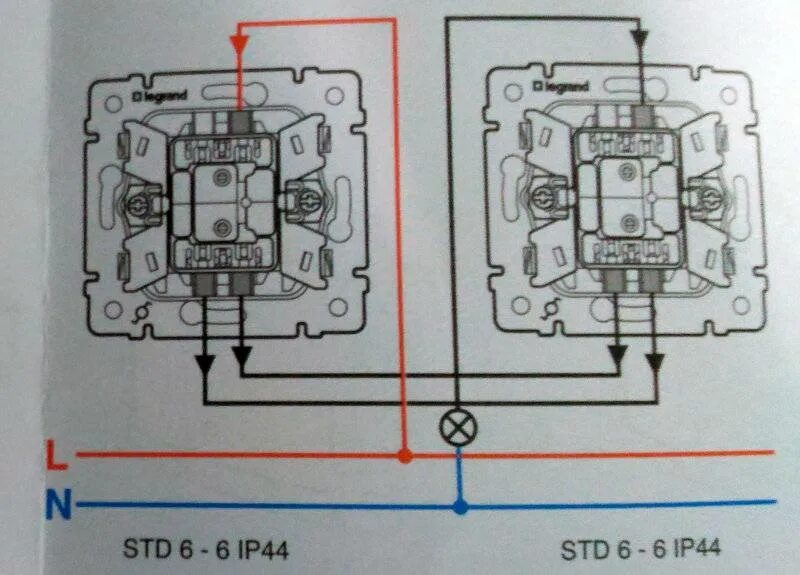 Подключение проходных выключателей с двух мест легран Схема подсоединения проходного выключателя легранд
