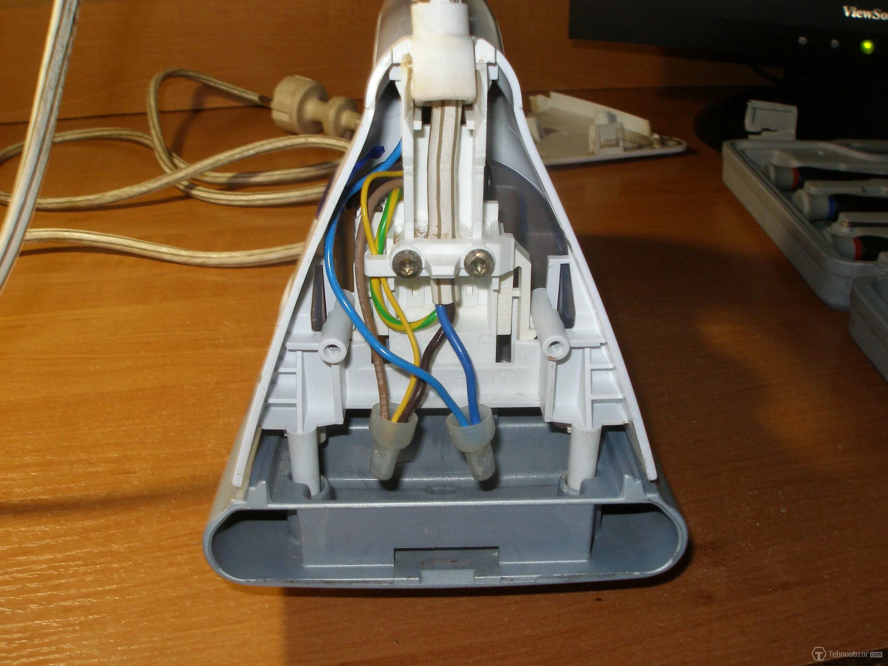 Подключение провода к утюгу Ремонт и чистка утюга своими руками