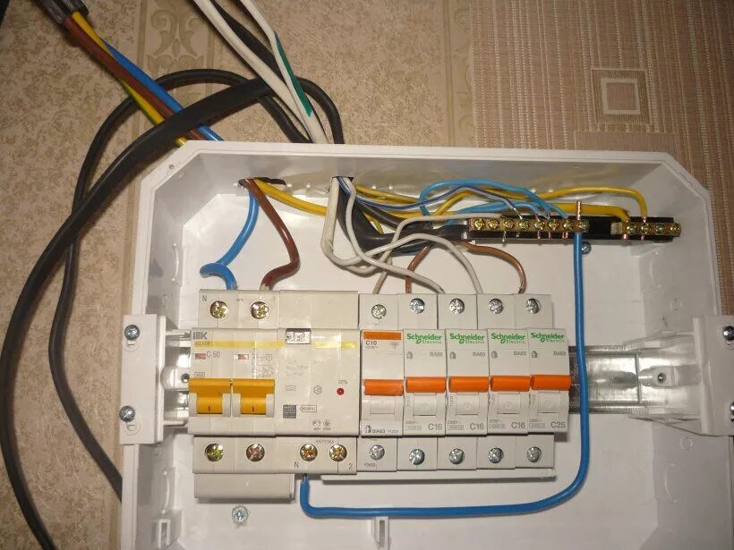 Подключение распределительной коробки в квартире с автоматами Проводка интернета в Лобне: 62 электрика с отзывами и ценами на Яндекс Услугах.