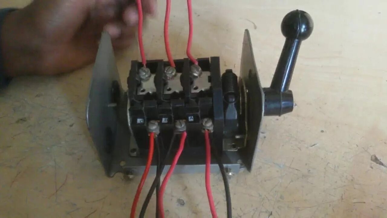 Подключение реверсного переключателя 3 скорости how to connect a three phase motor reverse and forward by change over switch - Y