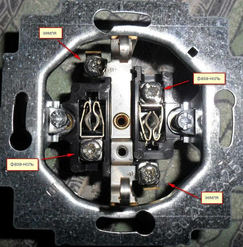 Подключение розетки где фаза где ноль Расположение фазы в розетке фото - DelaDom.ru