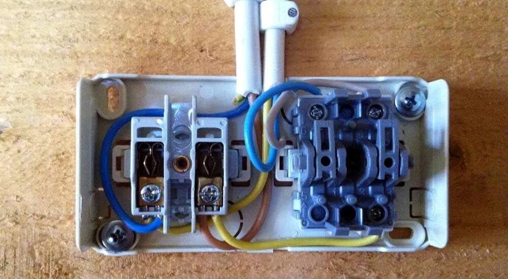 Подключение розетки sonoff 217 отзывов на Розетка 2-местная с крышкой с/з, 250В, 16А, серия Велена, PST16-1