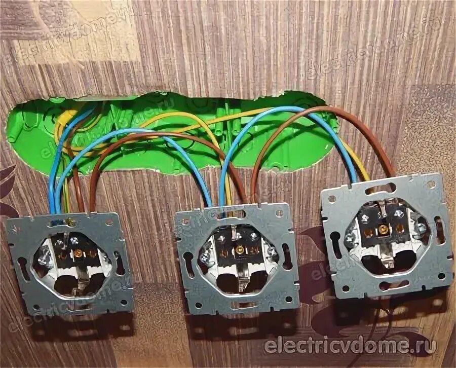 Подключение розеток через перемычки Тройная розетка в один подрозетник Electronics projects, Electricity, Projects