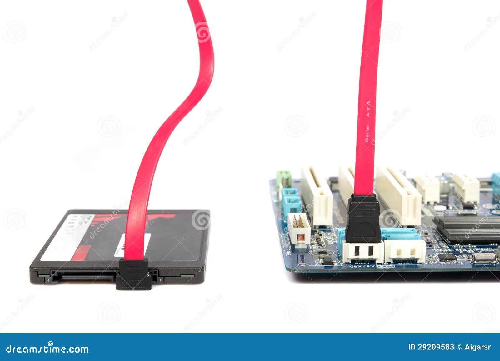 Подключение sata 3 к материнской плате Соединение sata диска SSD стоковое изображение. изображение насчитывающей диск -