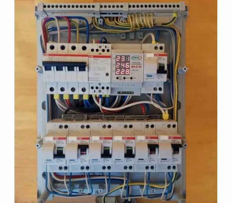 Подключение щита электрического в квартире Шкаф управления освещением и отоплением с терморегулятором. Готовые электрощиты 